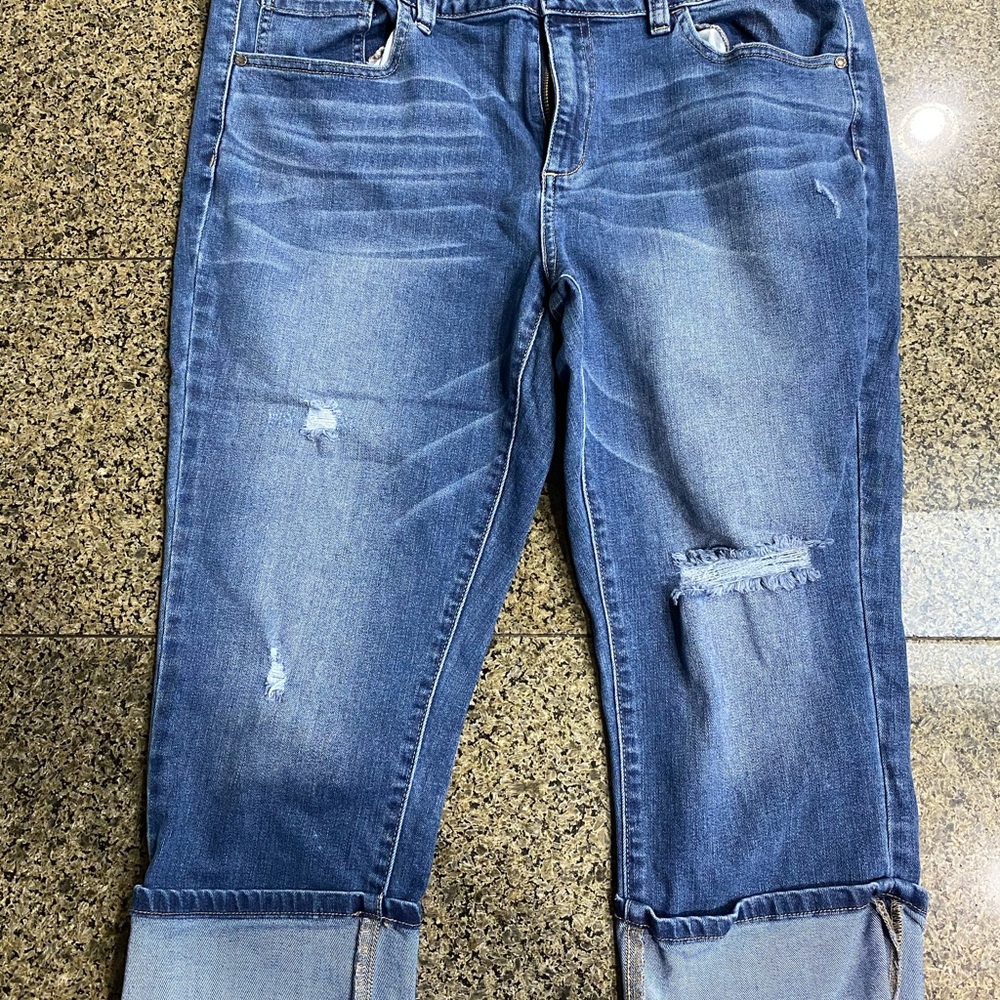 Ana women’s Capri jeans